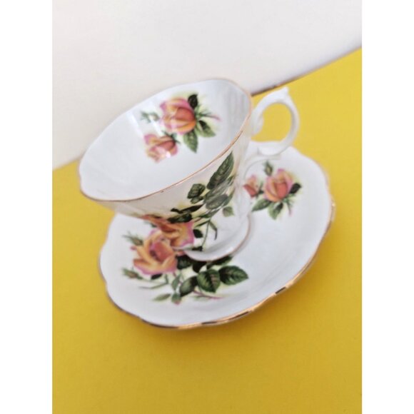 Royal Albert Pedestal Tea Cup & Saucer - Margaret Yellow Sweetheart Rose - Picture 8 of 12